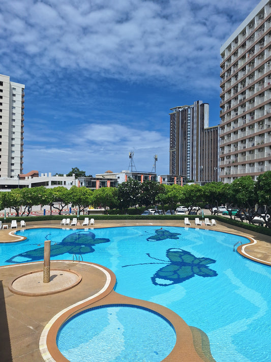 Garsonieră cu vedere la mare, 30 mp, etaj 6, renovat, mobilat, Pattaya, Jomtien