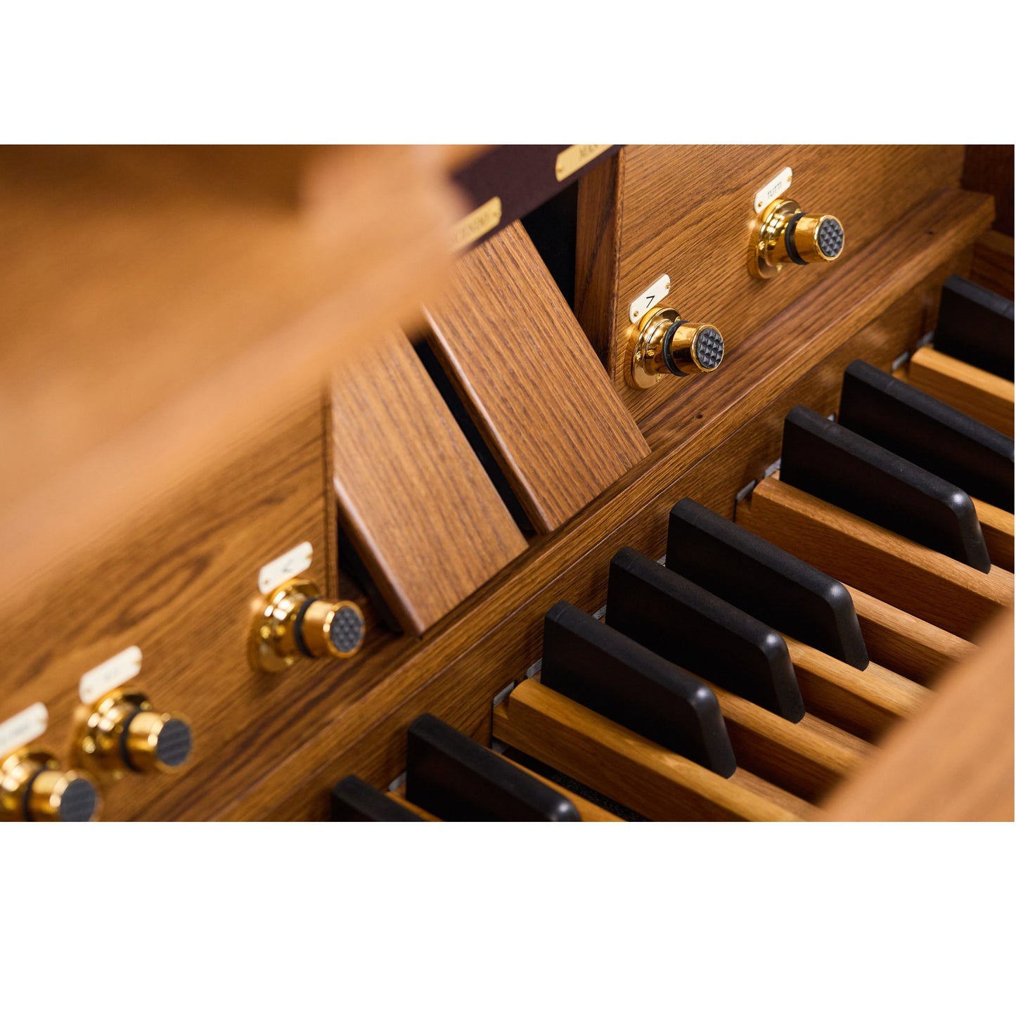 Viscount Opera 250 – Orga de biserică digitală cu două claviaturi, pedalier cu 32 de note, 33 de registre + 5 voci orchestrale, Physis Plus