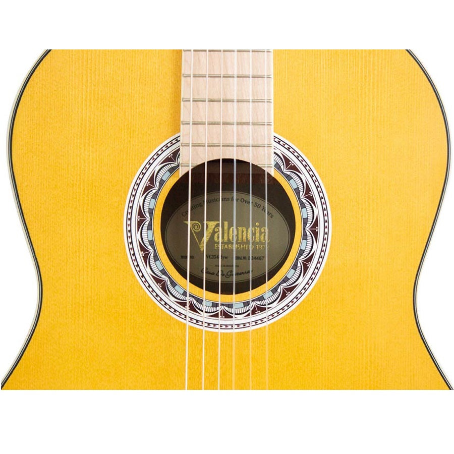 Valencia VC354YW – Chitară clasică 4/4, molid Sitka & mahon, galben satinat (yellow)