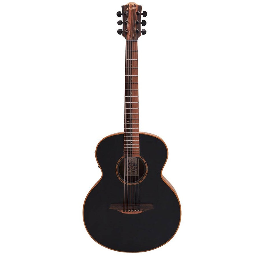 Bromo BAT8MEBK – Chitară electro-acustică mini jumbo, 6 corzi, cu husă