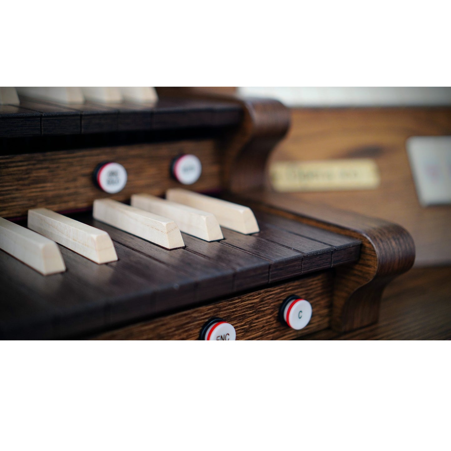 Viscount Opera 400 – Orga de biserică digitală cu trei claviaturi, pedalier cu 32 de note, 55 de registre + 8 voci orchestrale, Physis Plus