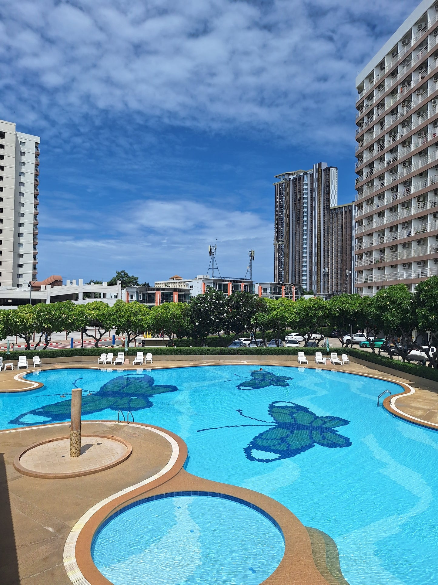 Garsonieră cu vedere la mare, 30 mp, etaj 6, renovat, mobilat, Pattaya, Jomtien