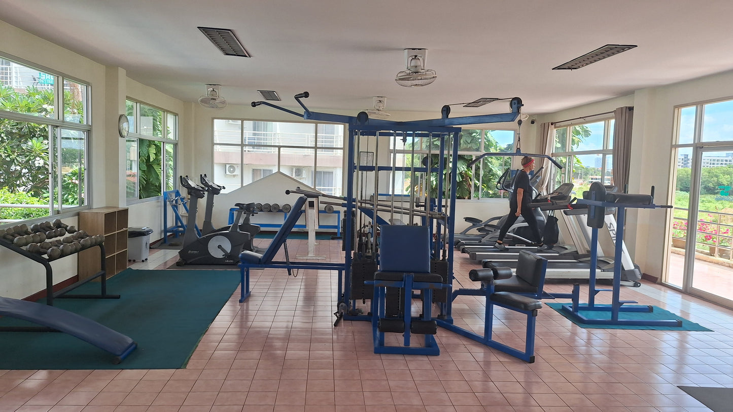 Garsonieră cu vedere la mare, 30 mp, etaj 6, renovat, mobilat, Pattaya, Jomtien