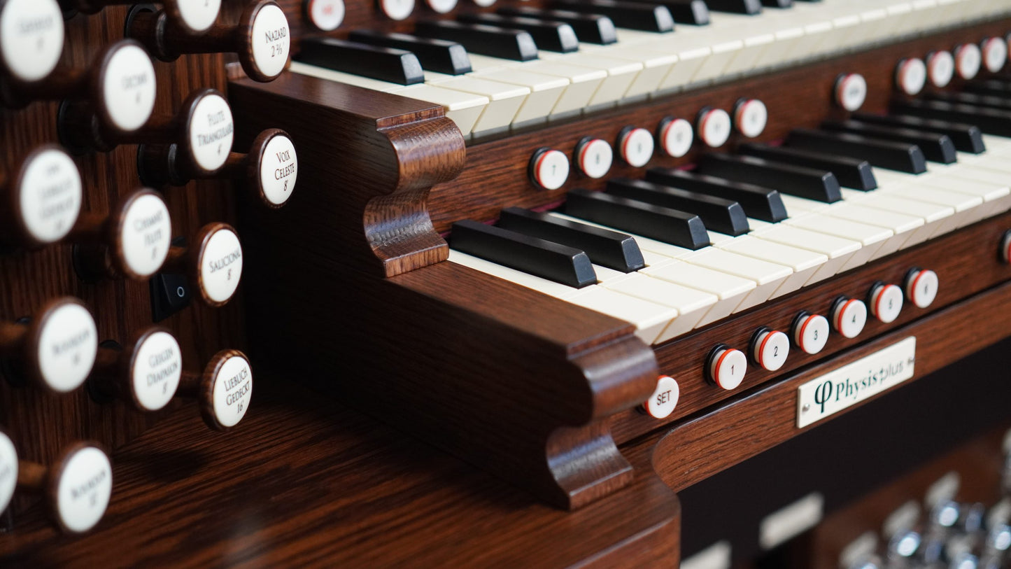 Viscount Opera 450 – Orga de biserică digitală cu trei claviaturi, pedalier cu 32 de note, 54 registre + 7 voci orchestrale, Physis Plus